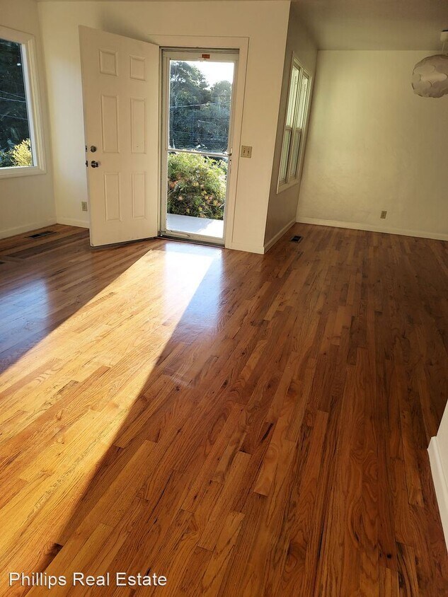 Foto principal - 3 br, 1 bath House - 831 Avalon Place
