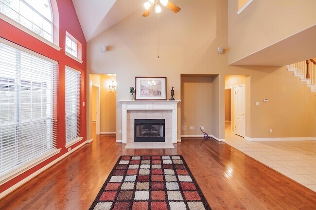 Building Photo - 2412 Arbor Dr