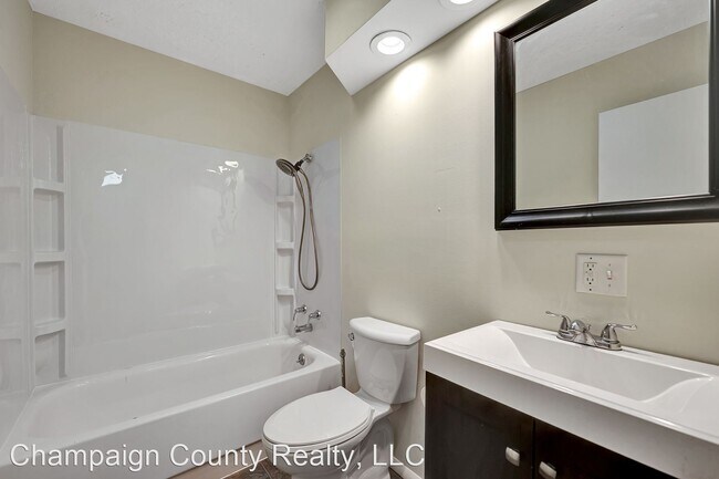 Building Photo - 4 br, 1 bath House - 2505 W. Kirby Ave