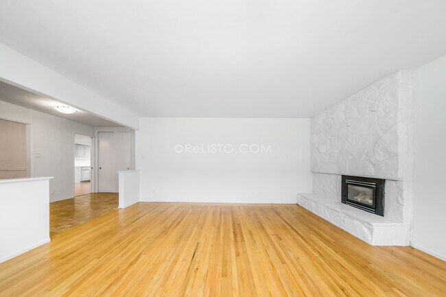 Building Photo - 3059 Arguello Dr