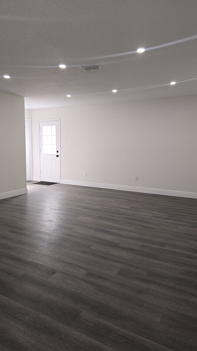Foto del edificio - 485 S Goodwin St
