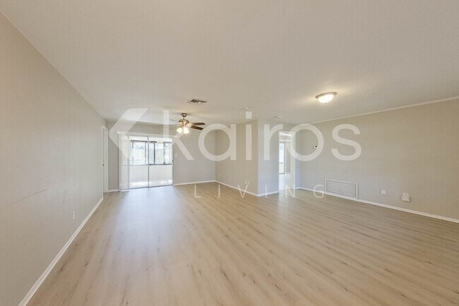 Foto del edificio - 1635 Jamaica St