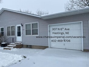 Building Photo - 305-307-307 N 6th Ave