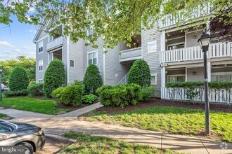 Building Photo - 14301 Grape Holly Grove