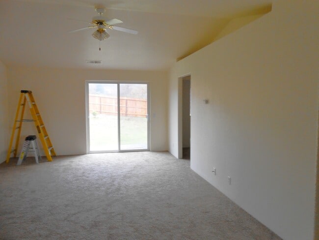 Building Photo - 169 Independence Dr