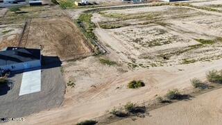 Building Photo - 713 W Adobe Dam Dr