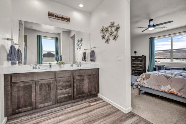 Building Photo - Turn-key Spanish Springs Home Available for Rent!