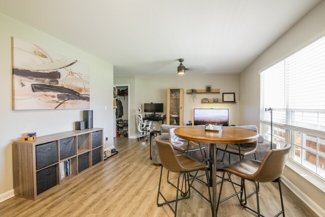 Foto del edificio - 4605 Coronado Dr