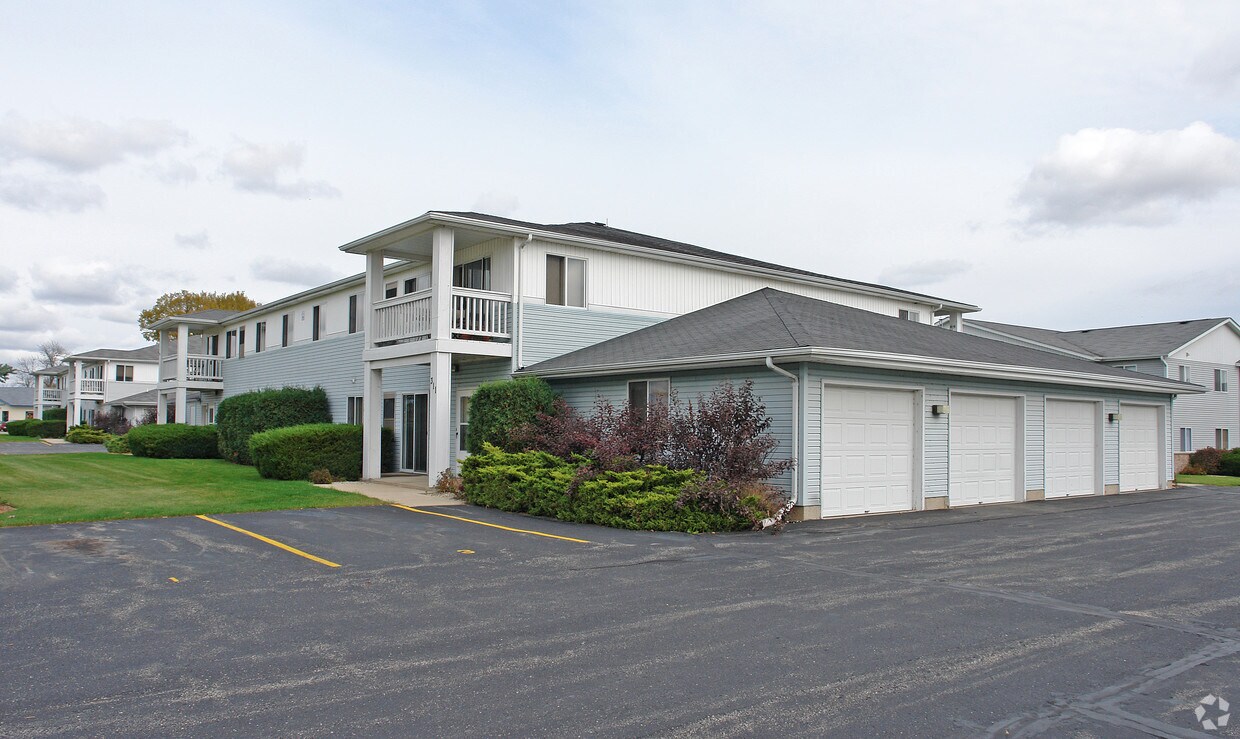 311 5th St, Waterford, WI 53185 Apartments in Waterford, WI