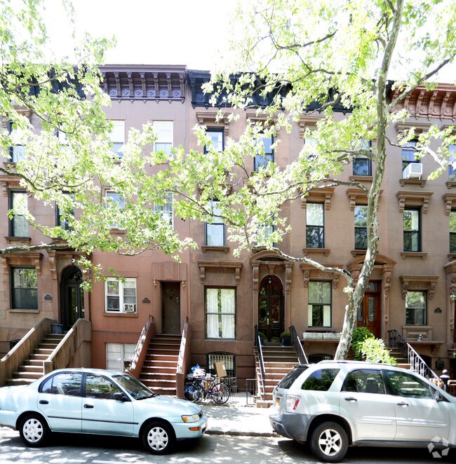 Building Photo - 414 Clinton St