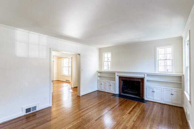 Living Room - 5249 Nebraska Ave NW