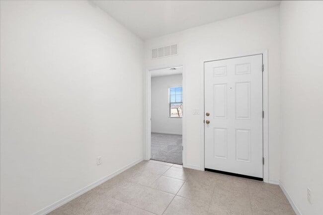 Building Photo - Beautiful 4 Bedroom Just off the 202!
