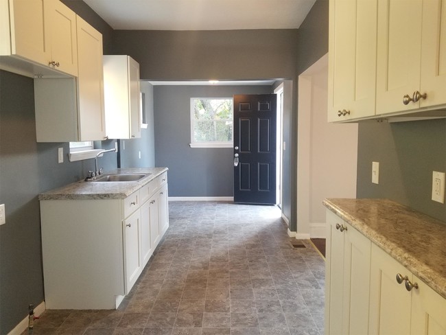 Foto del edificio - 3159 Scranton Rd