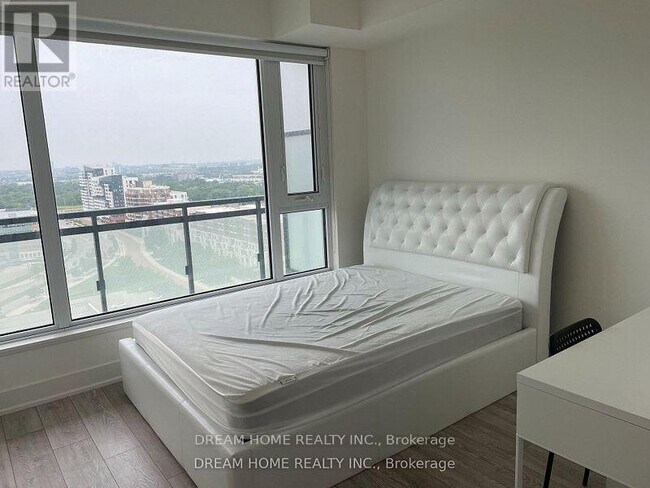 Photo du bâtiment - 8081 Birchmount Rd