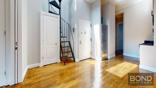 Building Photo - 697 Tenth Avenue