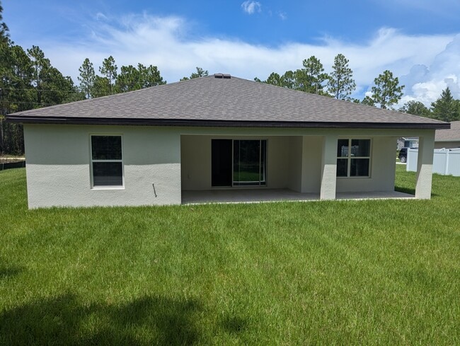 Building Photo - 13050 Tinamou Ave