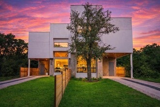 Building Photo - 409 Clover Ct
