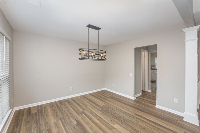Foto del edificio - Elegant 4-bedroom Ballantyne home located ...