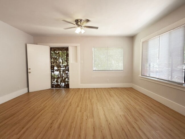 Photo - LB2384 - RUBS Apartment