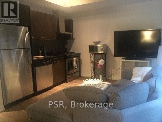 Building Photo - 95 Bathurst St