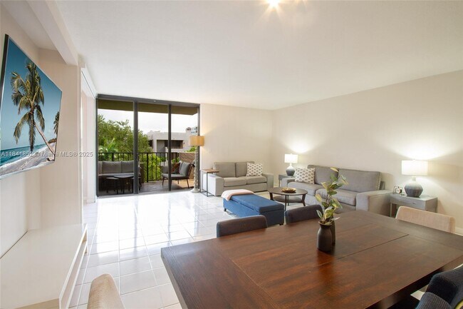 Foto del edificio - 181 Crandon Blvd
