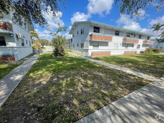 Building Photo - 4444 SW 67th Ave