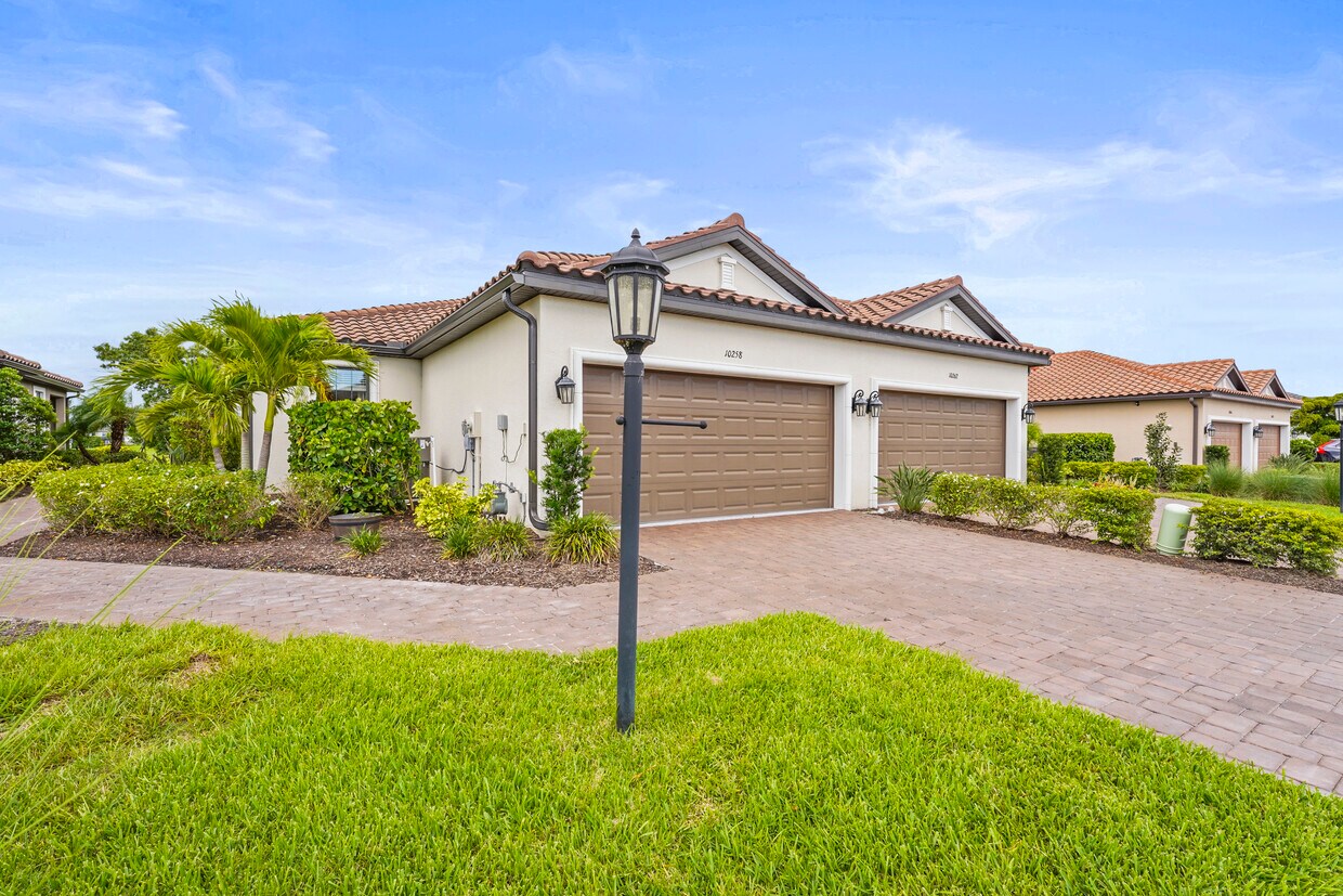 Foto principal - 10258 Morning Mist Ln