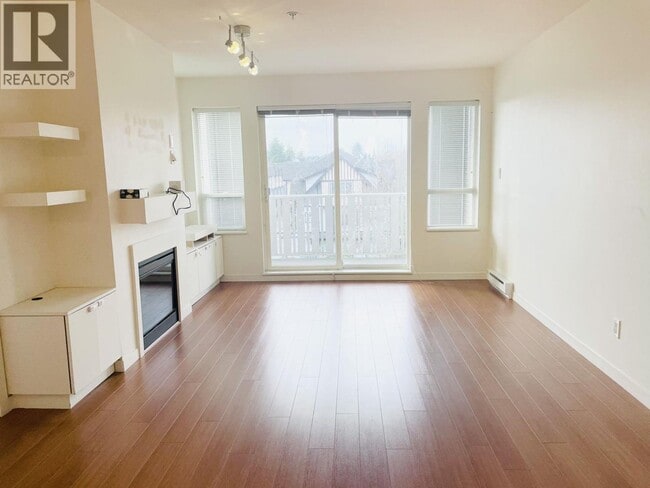 Building Photo - 8060 Jones Rd