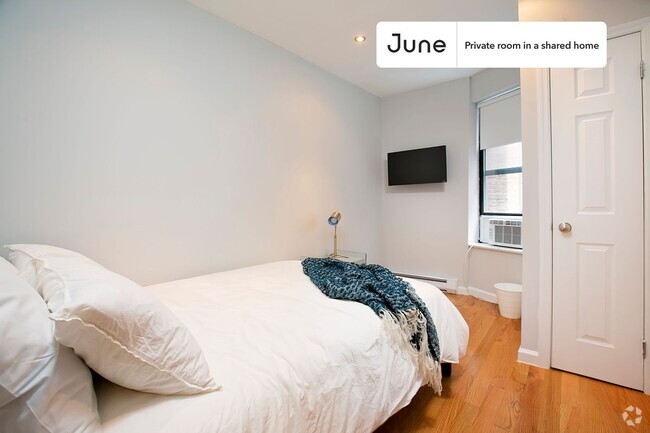 Building Photo - Private bedroom in 3 bed/1 bath Home