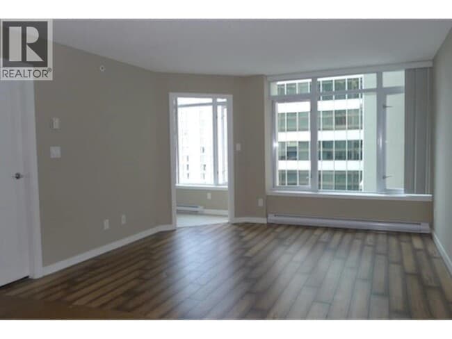 Building Photo - 610 Granville St