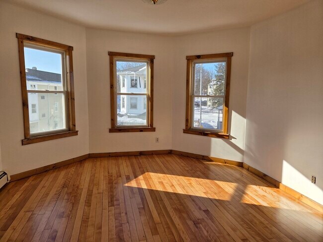 Foto del edificio - 5 Massasoit Rd