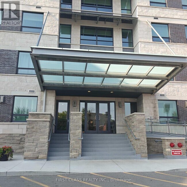 Photo du bâtiment - 383-383 Main St E