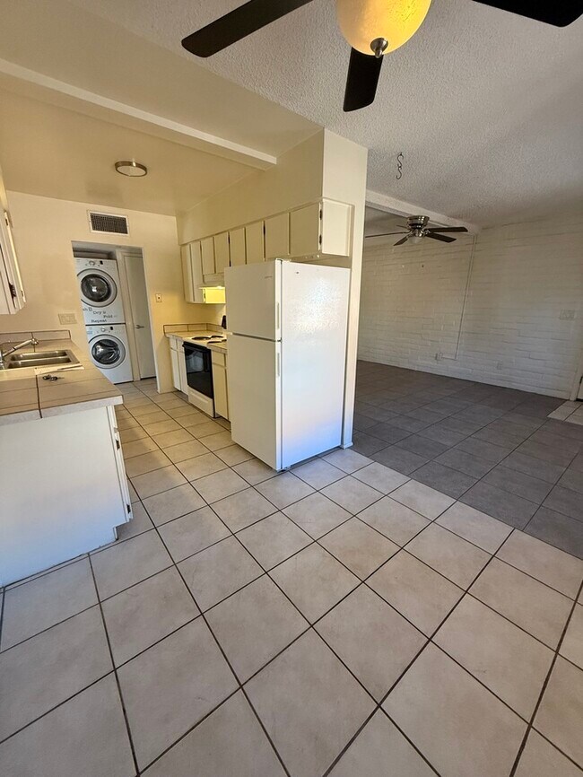 Foto del edificio - Town Home For Rent