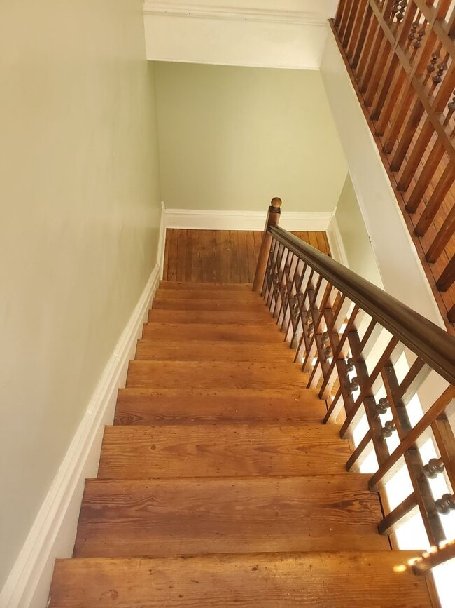 Building Photo - Half Off First Month's Rent! Beautiful 2 Bedroom/ 2 Bathroom in Savannah, GA