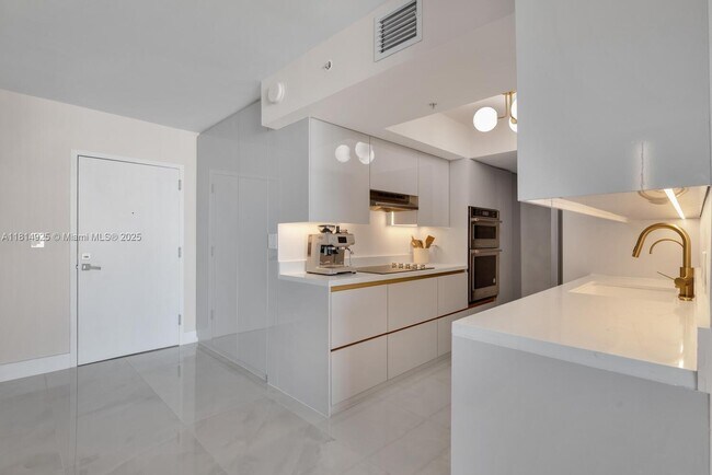 Building Photo - 90 Alton Rd