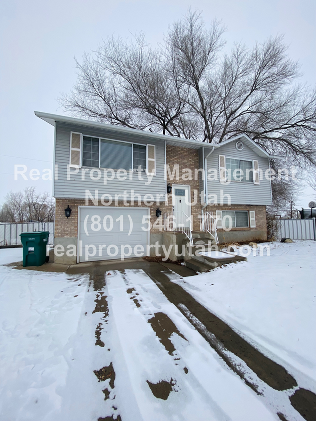 Primary Photo - Beautiful 3 Bedroom 2 Bath Roy Home Now Av...