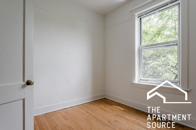 Building Photo - 3601 N Ashland Ave