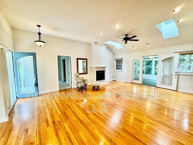 Foto del edificio - 200 Turkey Pine Ct