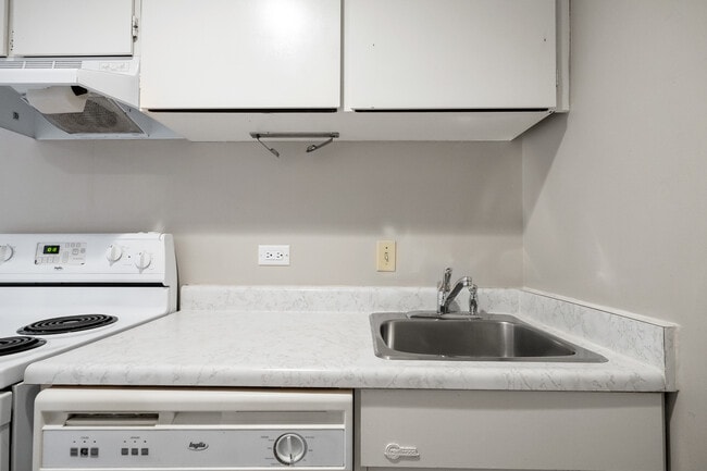 Building Photo - 330 on 25th