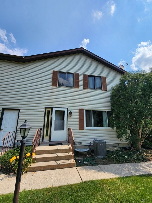 Foto principal - 765 Washington St