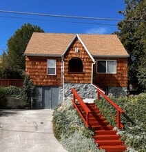 Building Photo - 320 S Rogers St