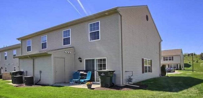 Foto del edificio - 2119 Quail Hollow Dr