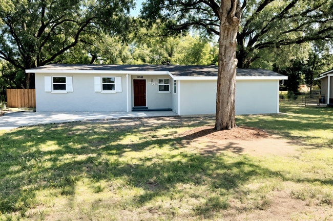 Foto del edificio - 2235 Looking Glass Ln