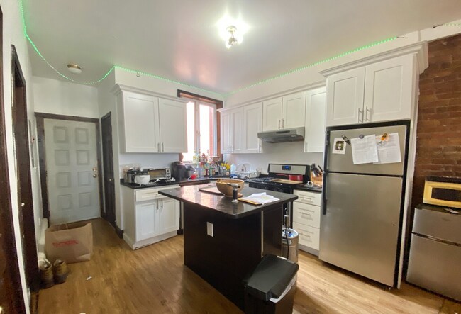 Foto del edificio - 526 Harvard St