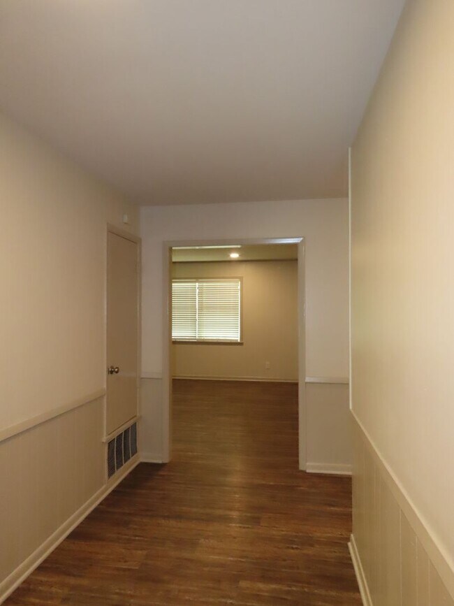 Foto del edificio - Updated 5 bedroom, 3 bathroom home in Tyle...