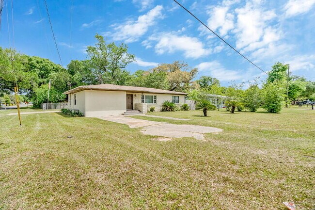 Foto del edificio - Charming 4 Bedroom Pensacola Rental in a Convenient Location!