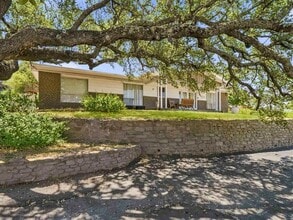 Building Photo - 131 Dukes Dr
