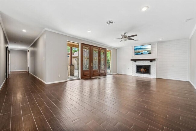 Foto del edificio - 3202 Breezy Pines Ct