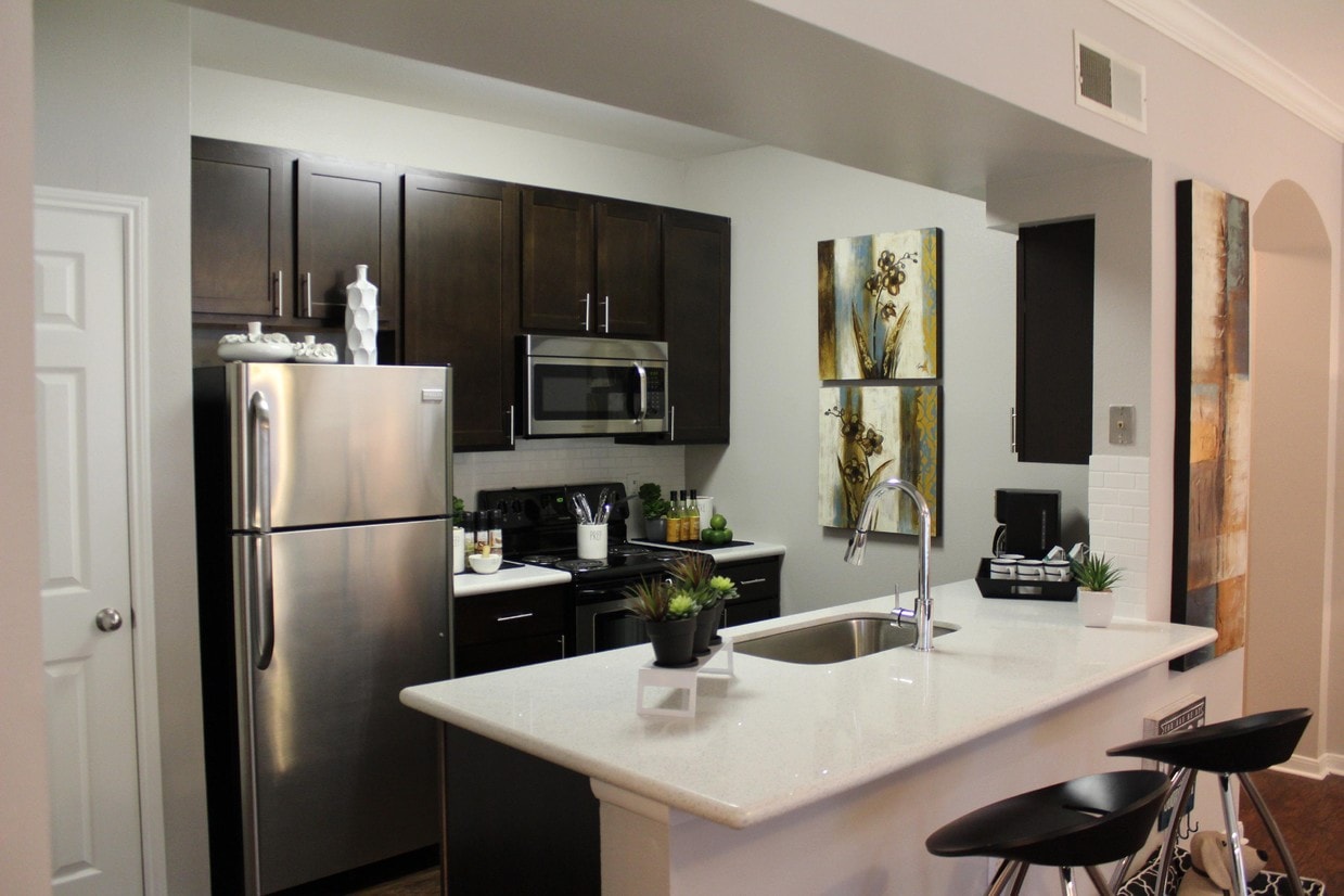 Estates at Fountain Lake Apartments in Stafford, TX