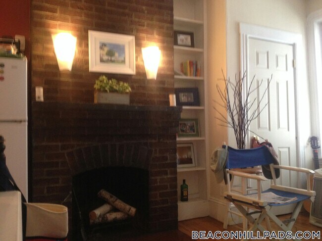 Building Photo - 41 Anderson St